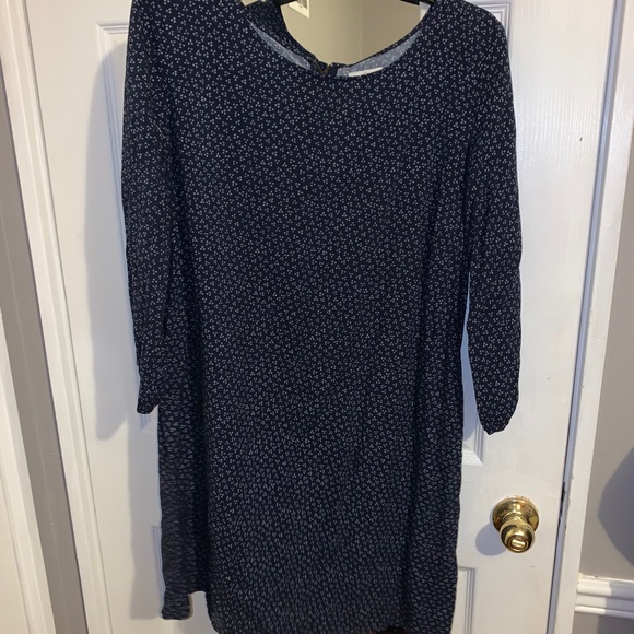 Dress - Picture 1 of 1